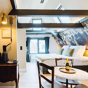 Lok Historics Luxury Art-Inspired Loft In Historic City Centre!